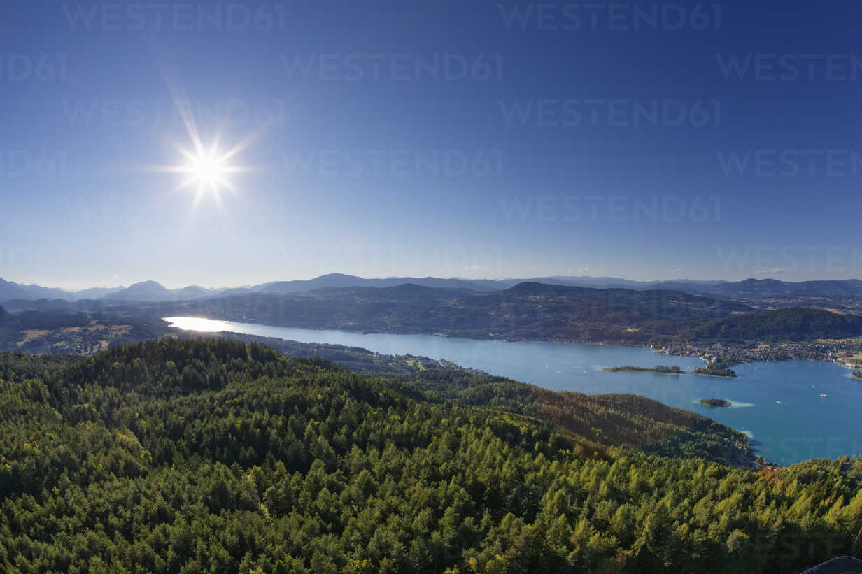 Osterreich Karnten Blick Vom Pyramidenkogel Zum Worthersee Sie004484 Martin Siepmann Westend61