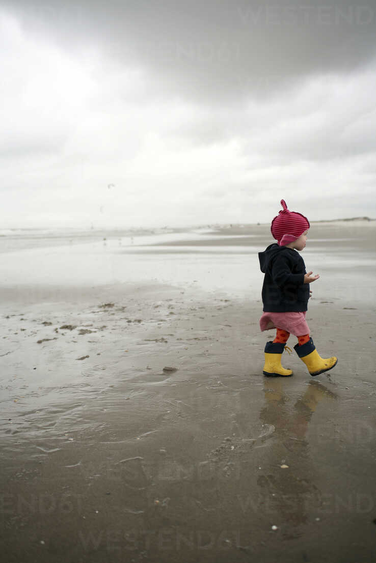 red cap boots