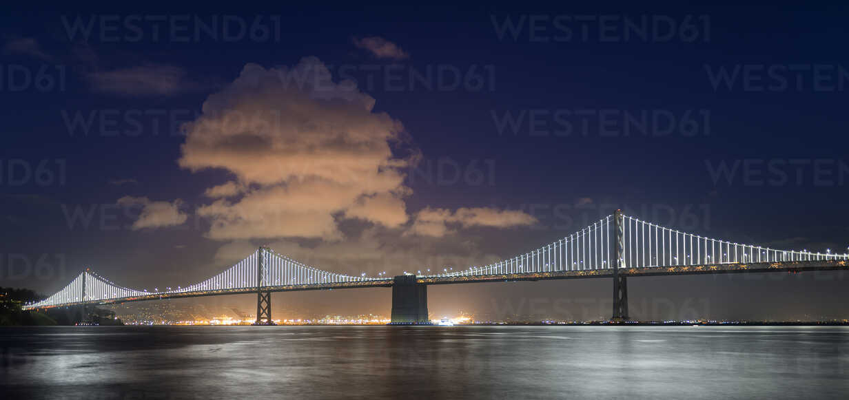 Usa California San Francisco Oakland Bay Bridge At Night Mkff Markus Kapferer Westend61