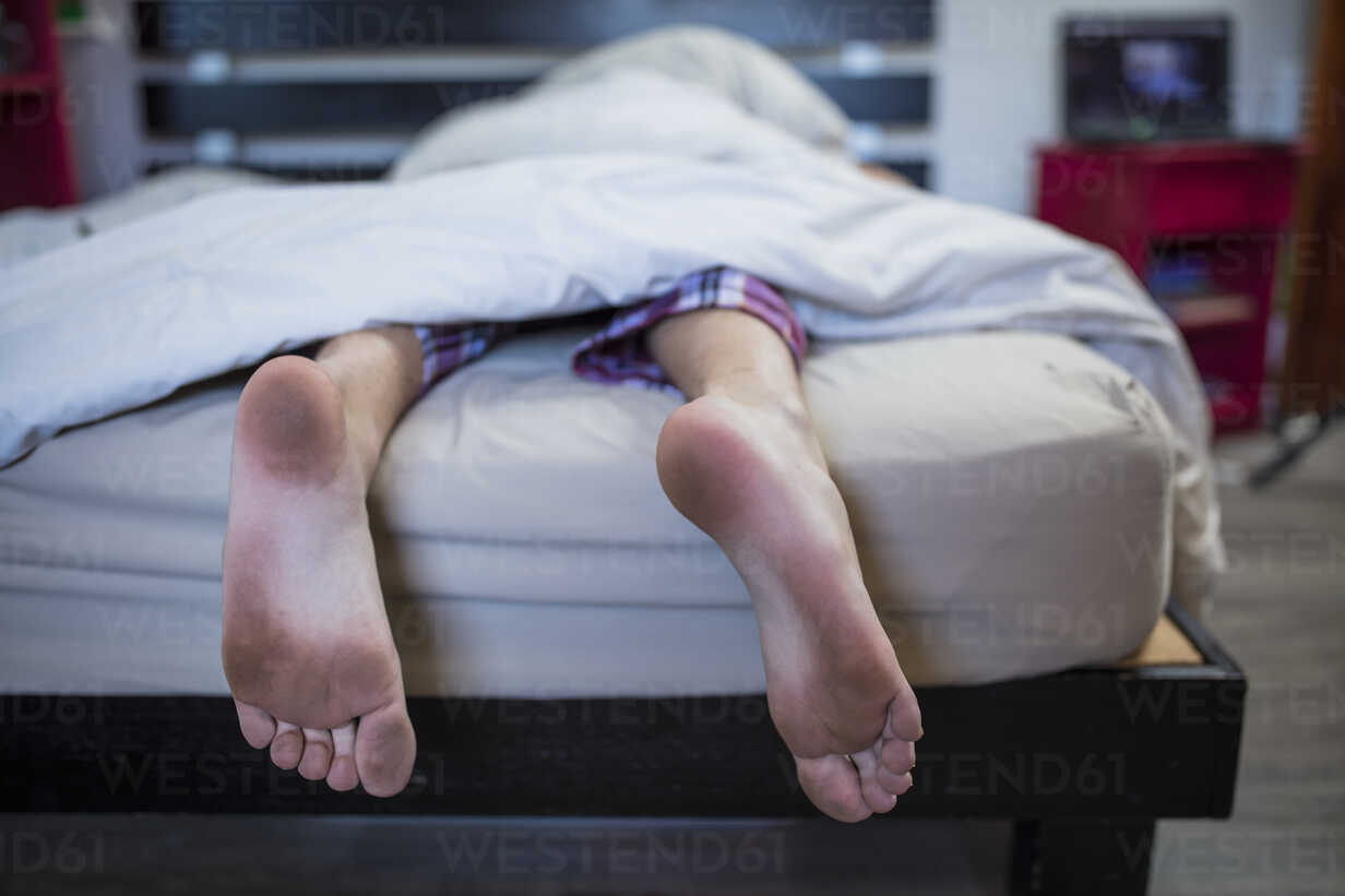 Dirty Feet Of Boy Lying In Bed Zef Zerocreatives Westend