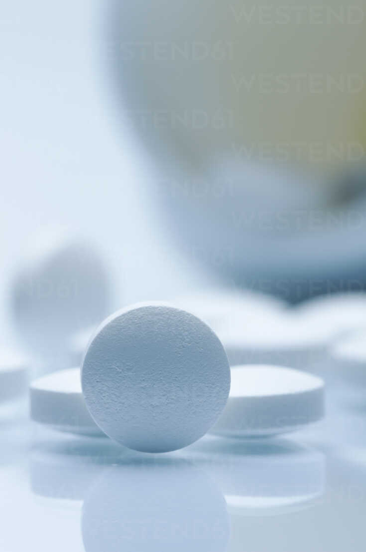 Close Up Of Circular White Pill Tramadol Cuf Giphotostock Westend61