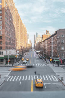 Junction With High Rise Buildings And Taxis Chelsea New York City Usa Stockphoto