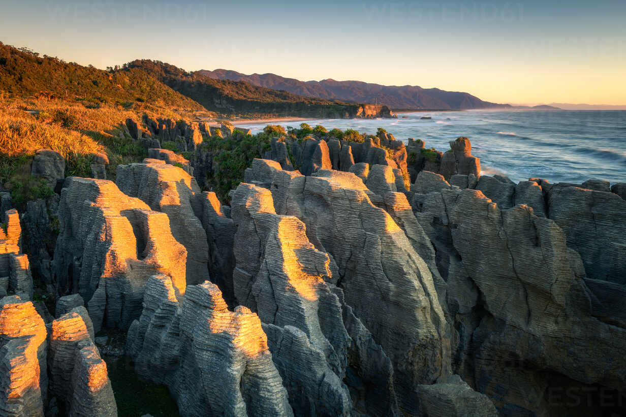 Pancake Rocks At Sunset Paparoa National Park West Coast South Island New Zealand Pacific Stockphoto