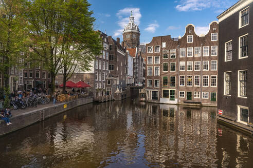 Netherlands North Holland Amsterdam Historic Houses Along Canal In Binnenstad Stockphoto