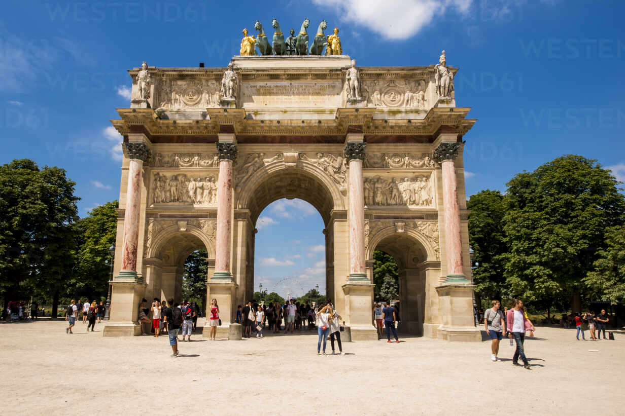 Arc De Triomphe Du Carrousel With The Sculpture Of Peace Riding In A Triumphal Chariot Atop