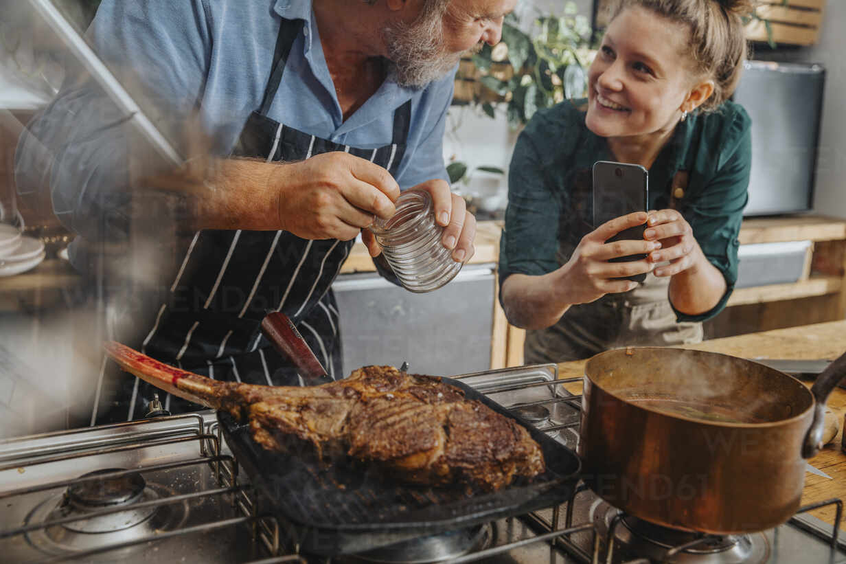 How To Cook Tomahawk Steak On Grill How To Grill A